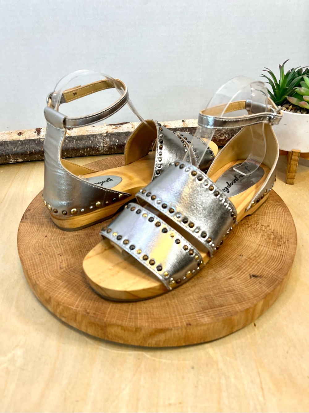 Free People North Shore Clog Women Silver Leather Strap Size 38/7.5
